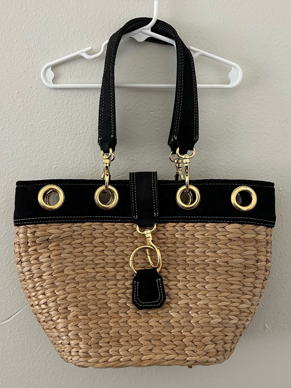 Amanda Smith Straw Grommet Tote Handbag Purse Black Suede Trim Old Money Preppy